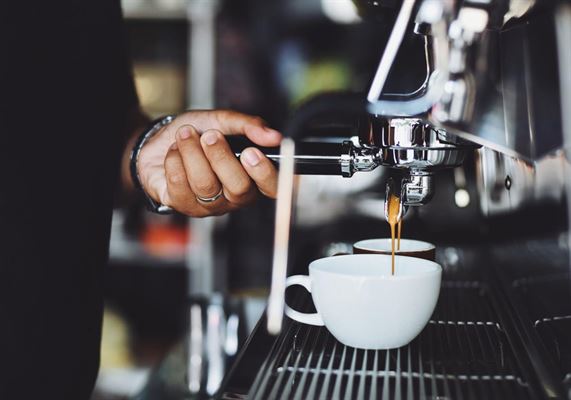 Professionelle espressomaskiner til erhverv: Kvalitet og ydeevne i en kop