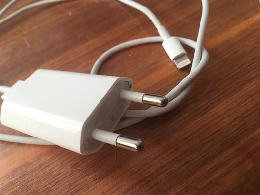 Hos Av-Cables.dk kan du finde en iPhone-oplader